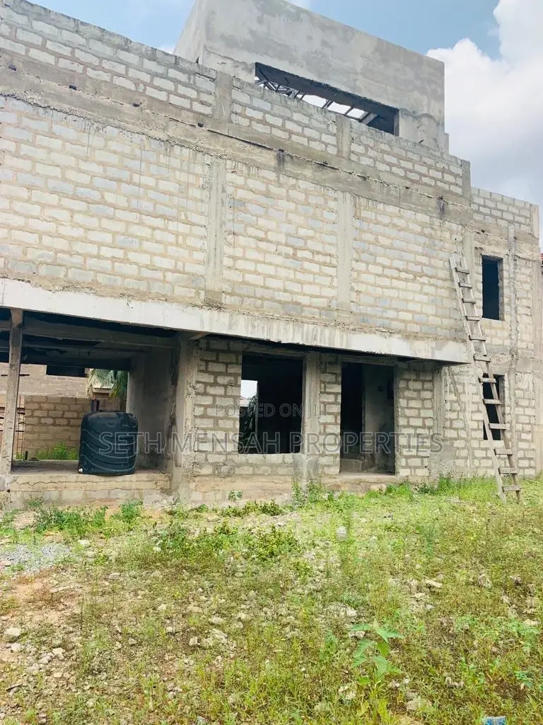 4bdrm House in 4 Bedroom Town House for Sale