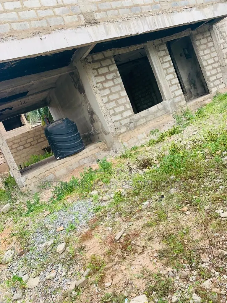 4bdrm House in 4 Bedroom Town House for Sale