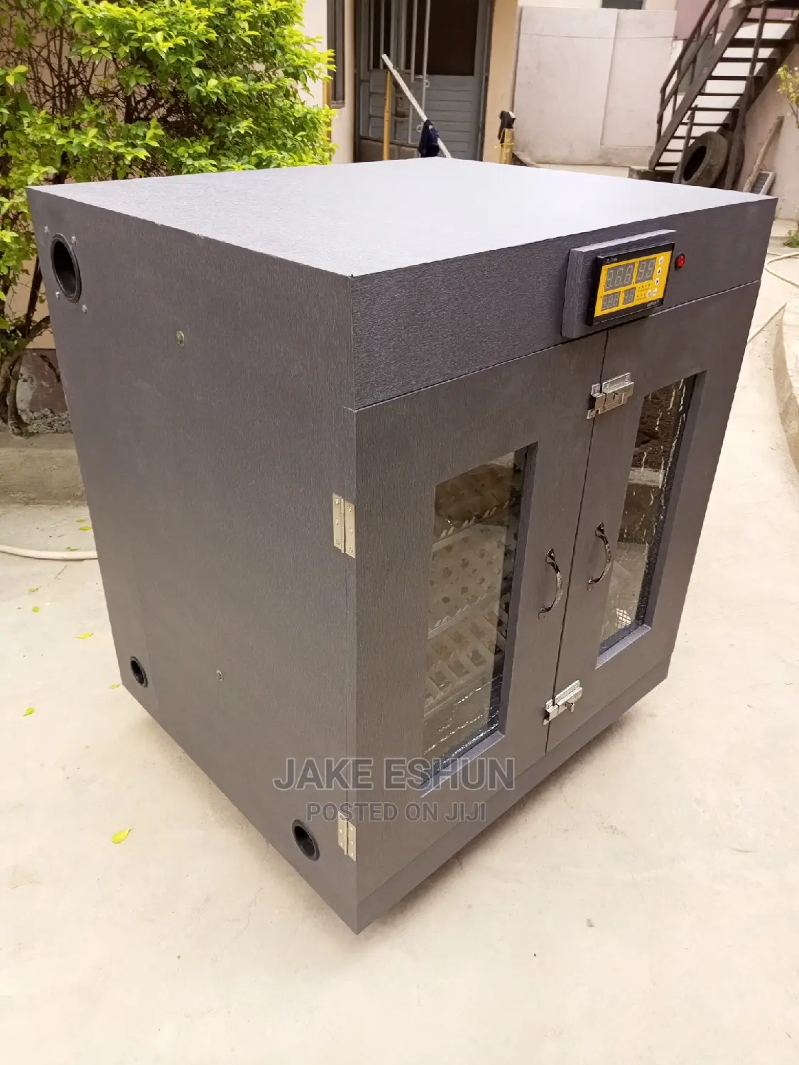High Quality Incubator
