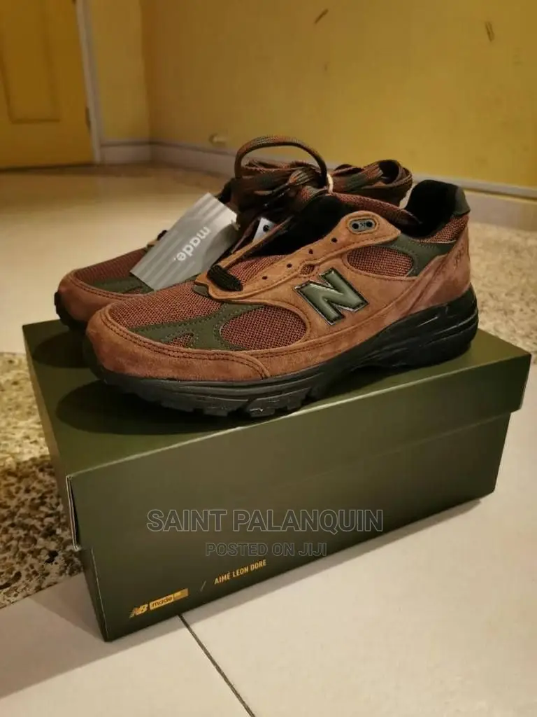 New Balance Sneaker