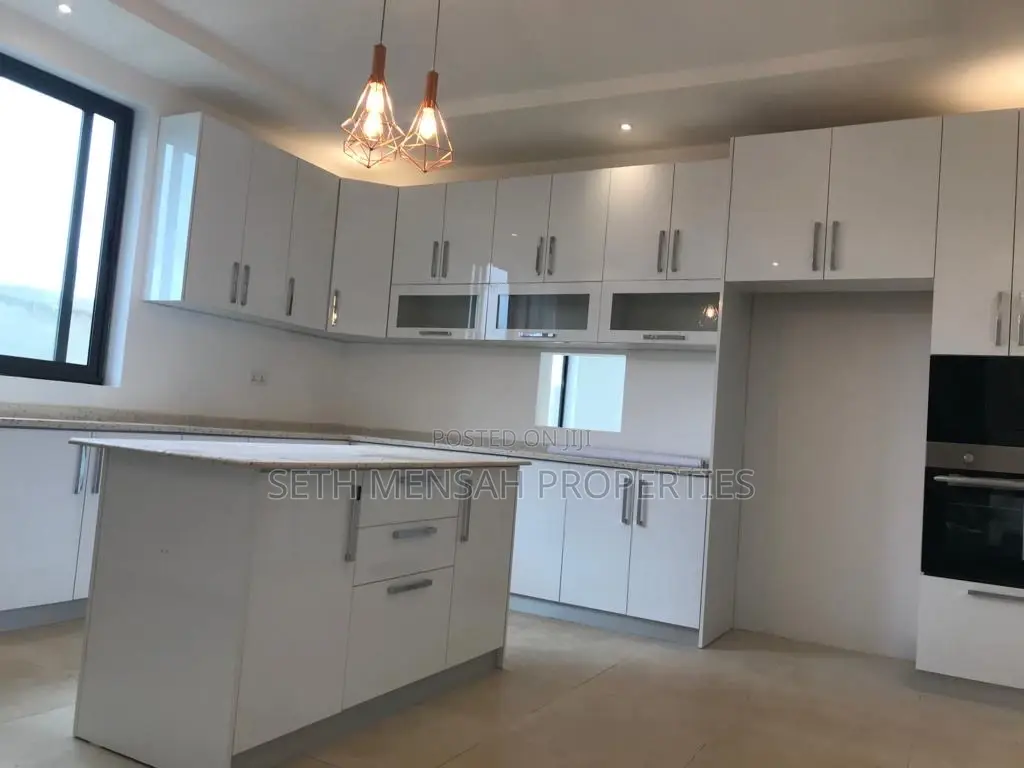 4bdrm House in 4 Bedroom House For, East Legon for Sale