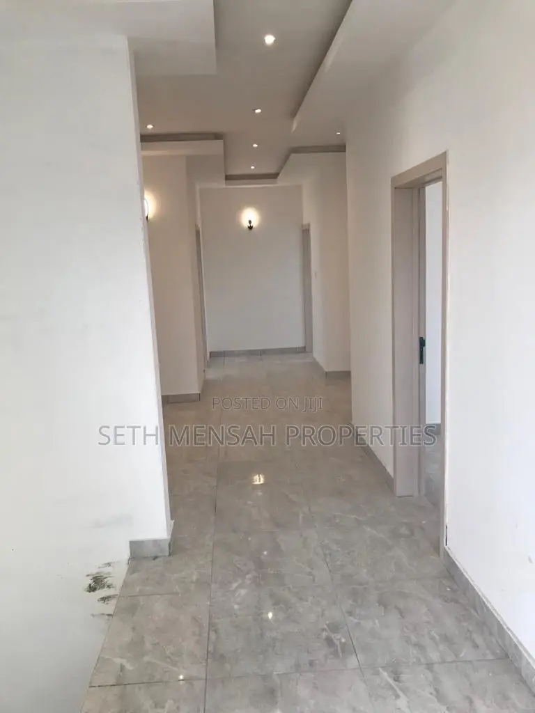 4bdrm House in 4 Bedroom House For, East Legon for Sale