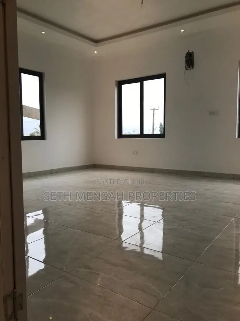 4bdrm House in 4 Bedroom House For, East Legon for Sale