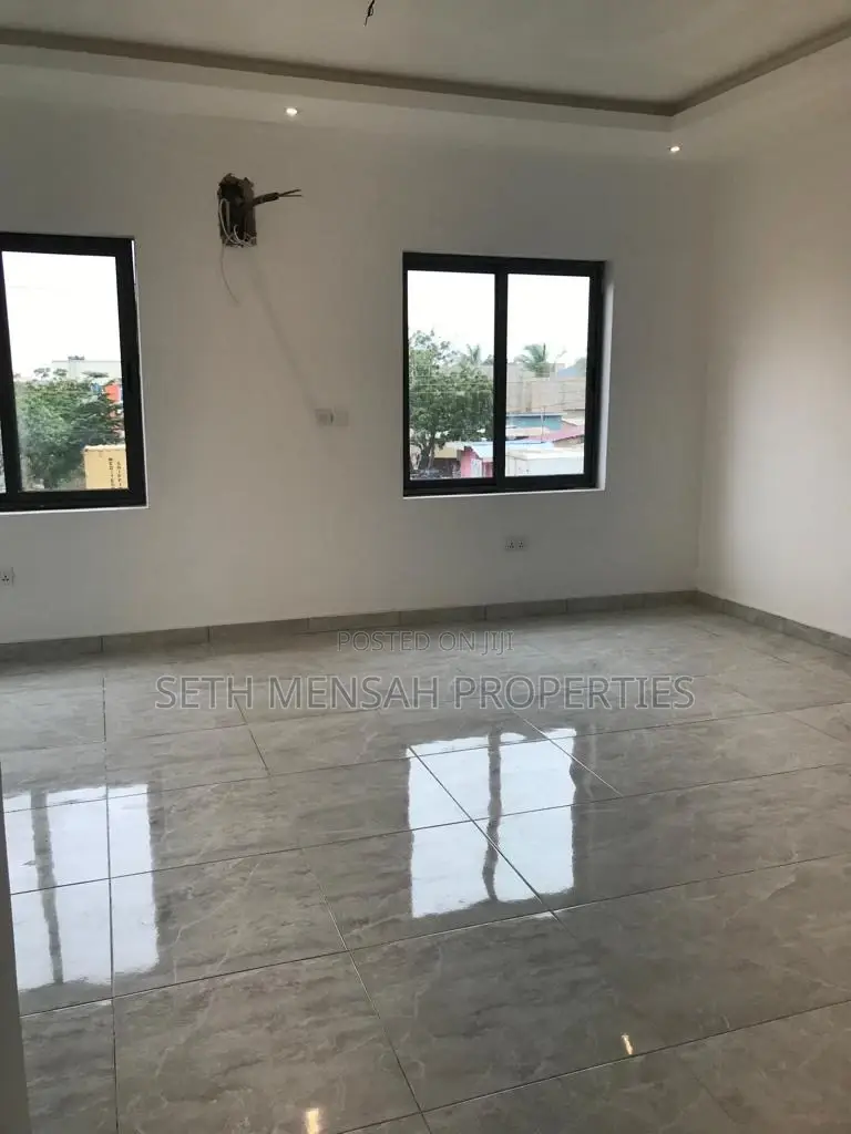 4bdrm House in 4 Bedroom House For, East Legon for Sale
