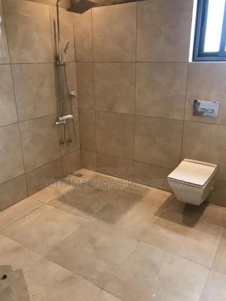 4bdrm House in 4 Bedroom House For, East Legon for Sale