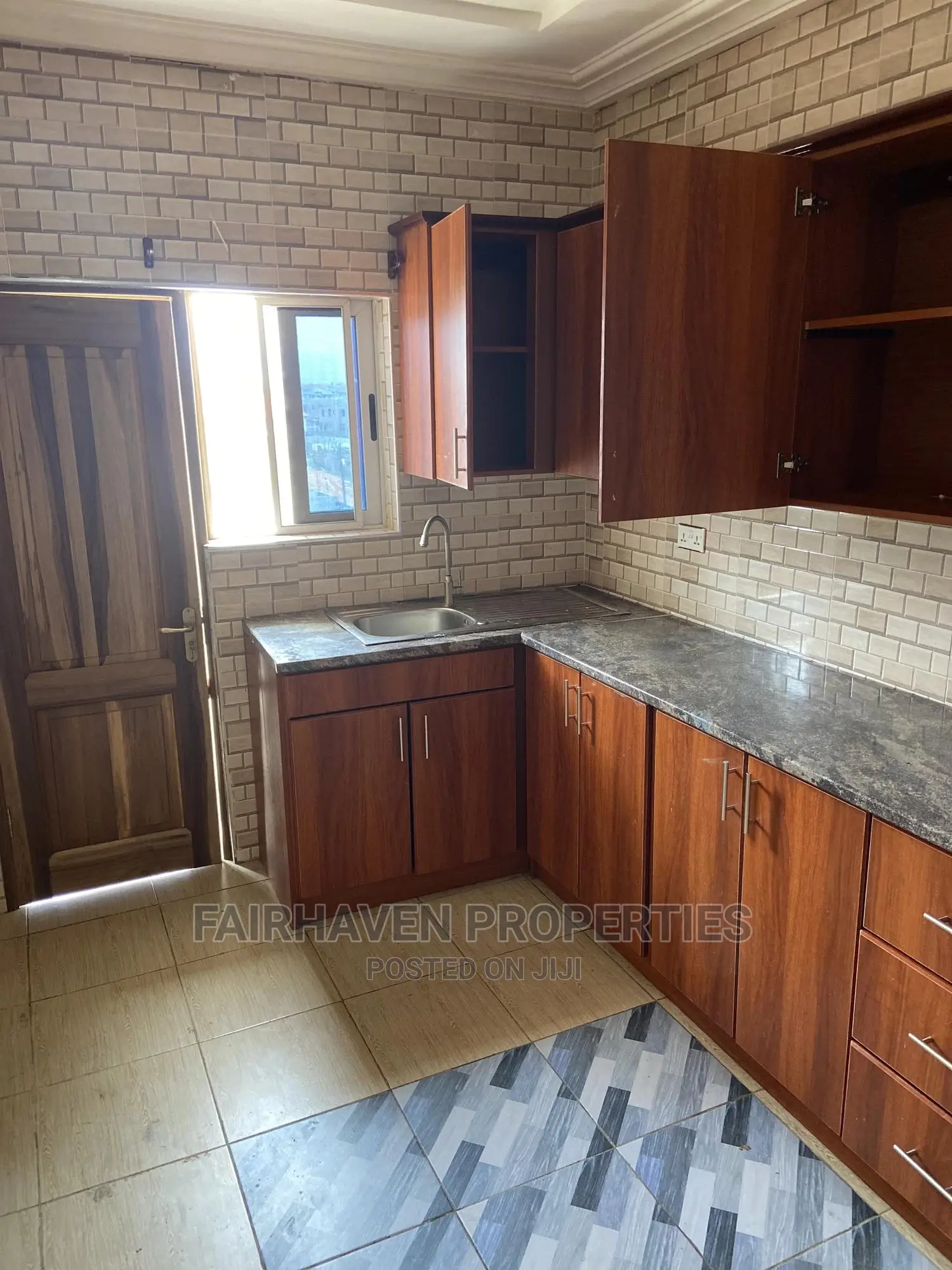 2bdrm Apartment in Tseaddo / Trade Fair, Accra Metropolitan for rent