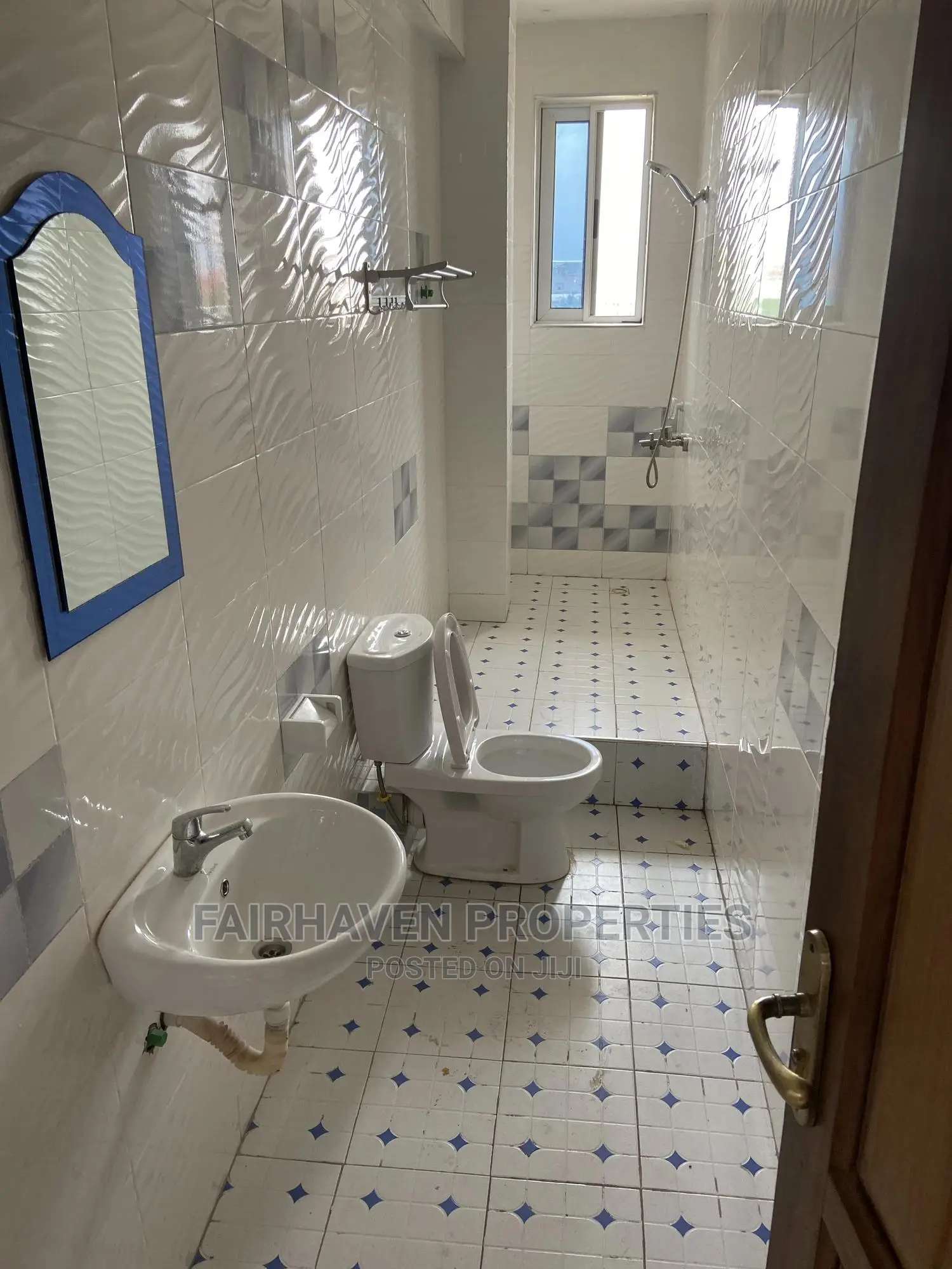 2bdrm Apartment in Tseaddo / Trade Fair, Accra Metropolitan for rent