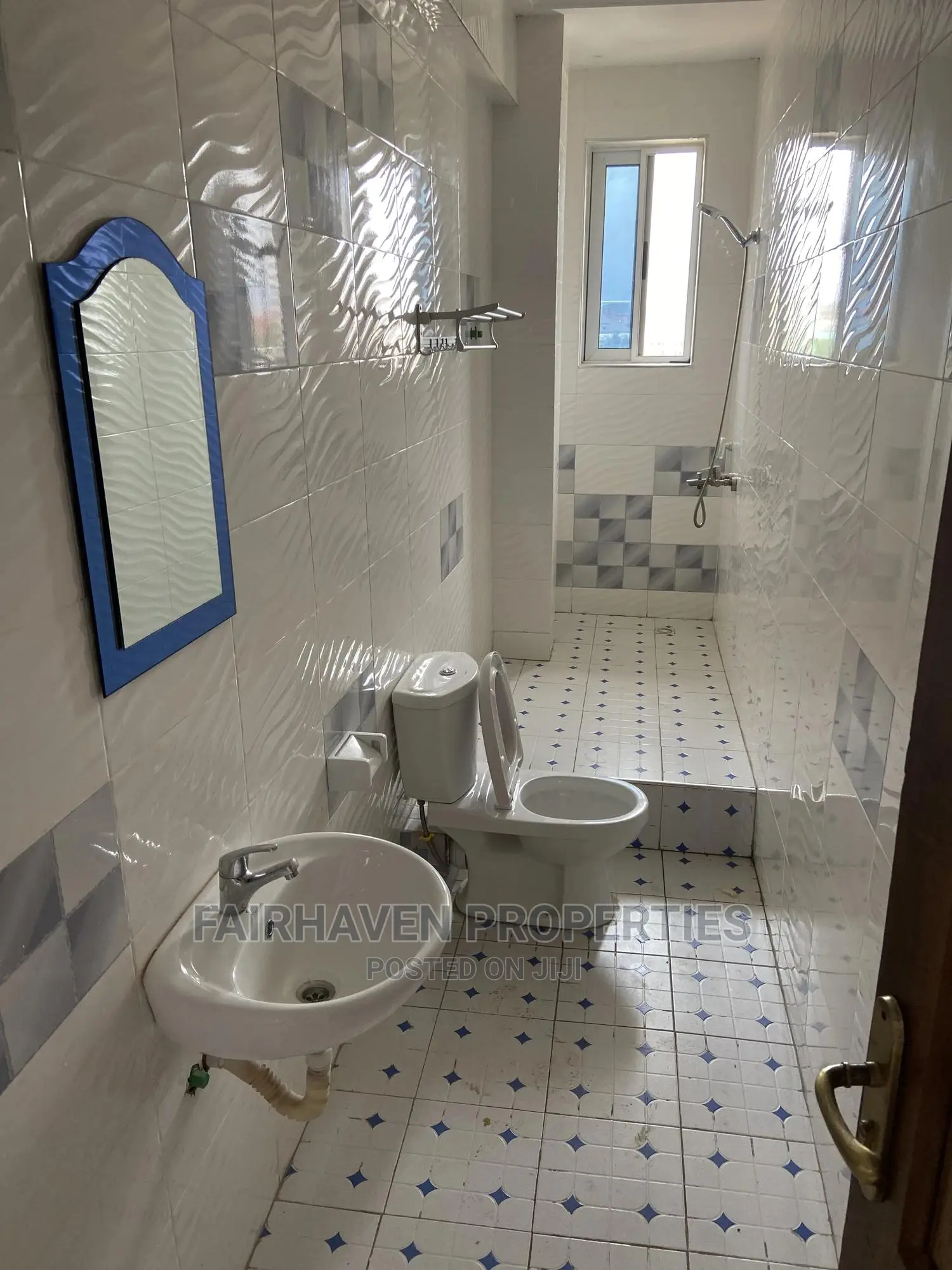 2bdrm Apartment in Tseaddo / Trade Fair, Accra Metropolitan for rent