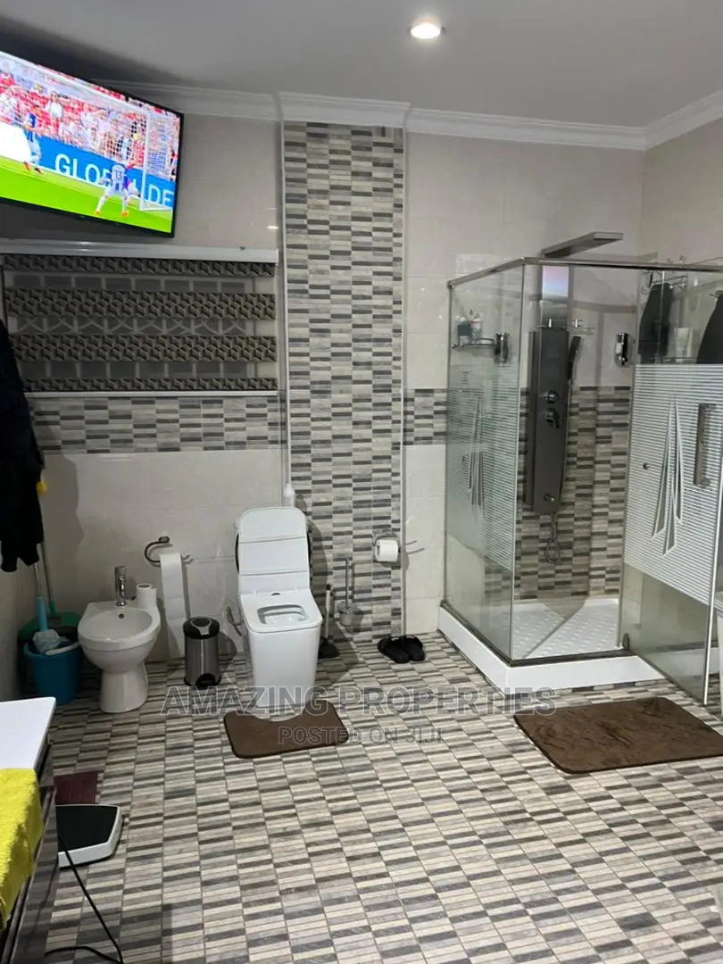 Furnished 6bdrm House in 6 Bedrooms Fully for Sale