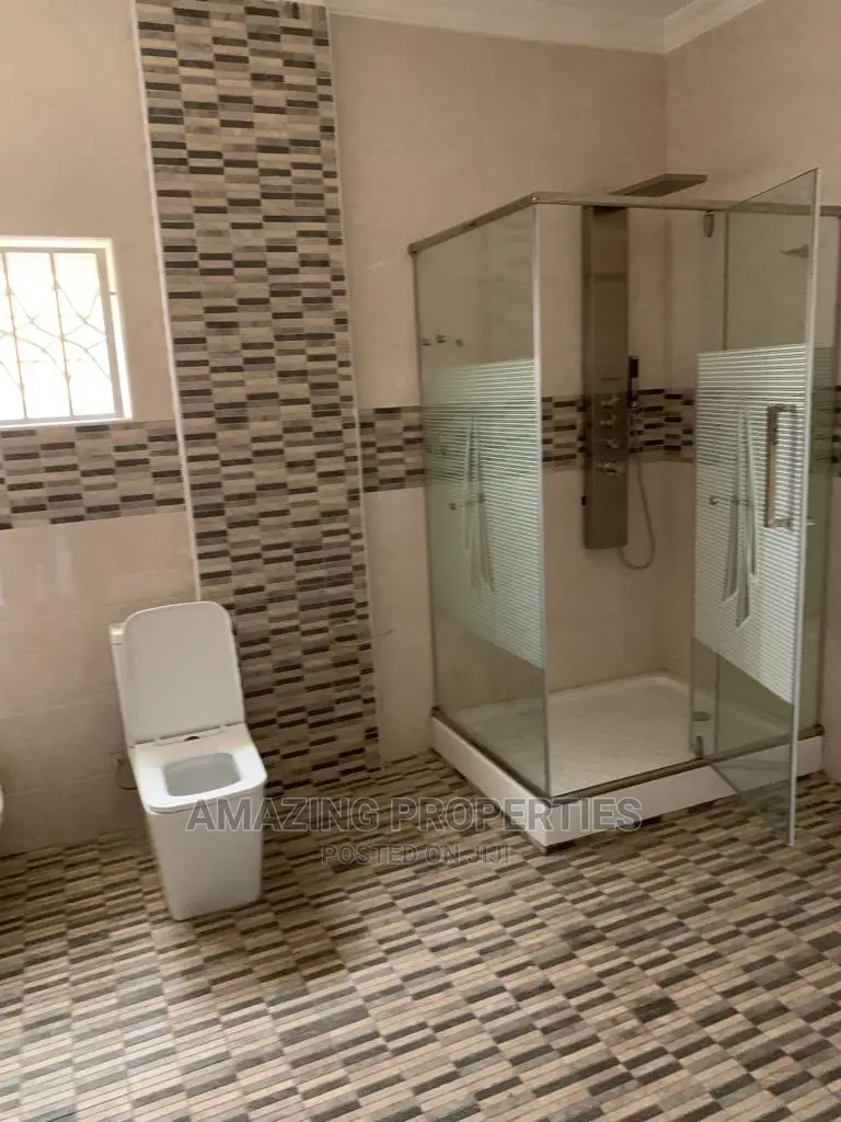 Furnished 6bdrm House in 6 Bedrooms Fully for Sale