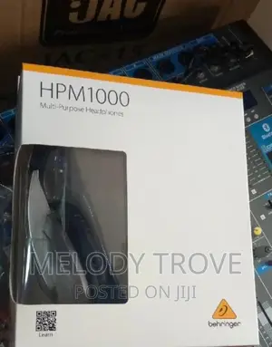 Behringer HPM 1000