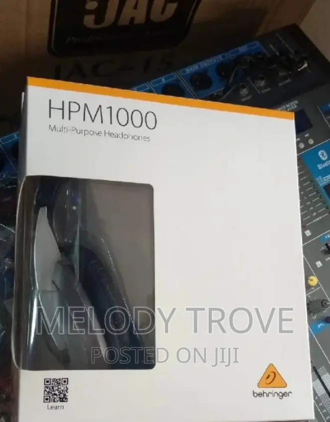 Behringer HPM 1000
