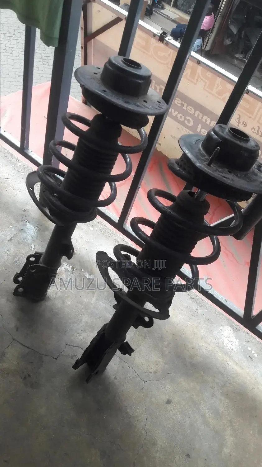 Chrysler Pacifica 2004 Front Shocks