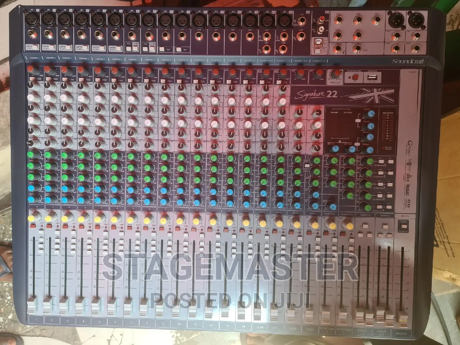 Soundcraft Mixer ( Signature 22)