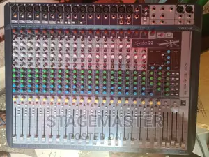 Soundcraft Mixer ( Signature 22)