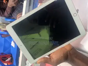 Apple iPad 9.7 32 GB