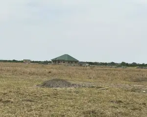 Flat Exclusive Lands