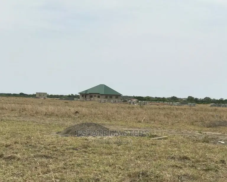 Flat Exclusive Lands