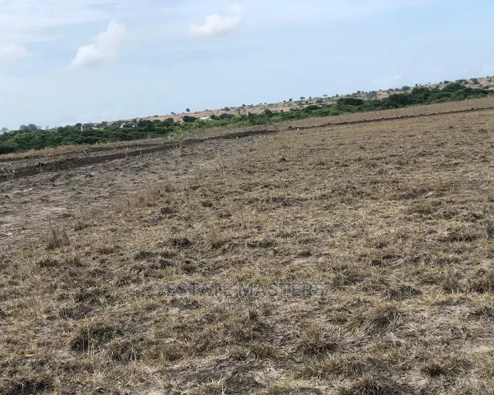Flat Exclusive Lands