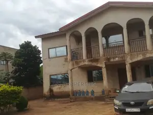7bdrm House in Dki Properties, Oyibi for Sale