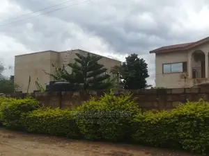 7bdrm House in Dki Properties, Oyibi for Sale