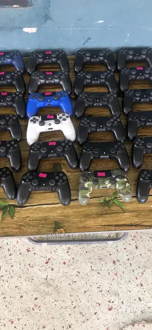 Playstation 4 Controllers Available in Stock