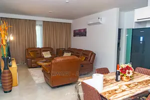 Furnished 2bdrm Apartment in Pool, Gym, Work Desk for rent