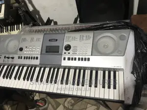 Yamaha PSR 413 Keyboard
