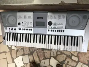 Yamaha PSR 413 Keyboard