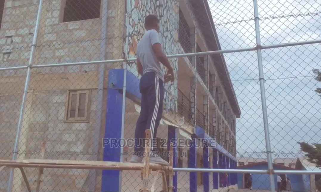 Chainlink Fence, Razor and Barbed Wire Installation