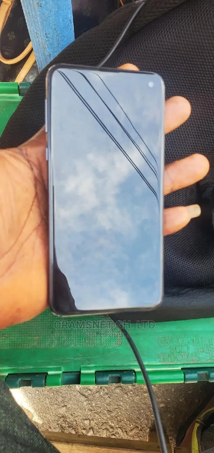 New Samsung Galaxy S10e 128 GB Bronze
