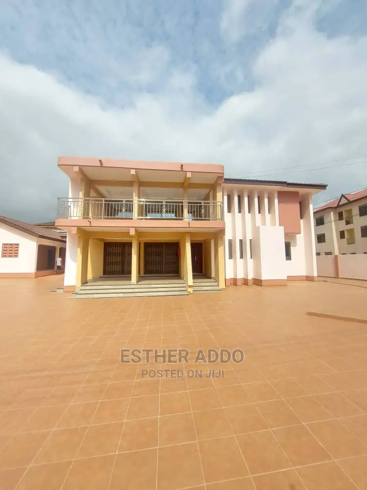 6bdrm Mansion in East Legon for rent