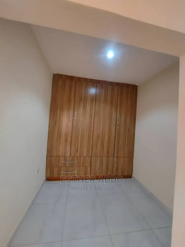 6bdrm Mansion in East Legon for rent