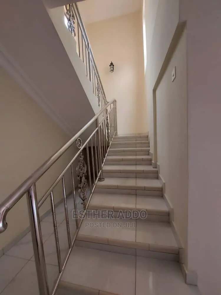 6bdrm Mansion in East Legon for rent
