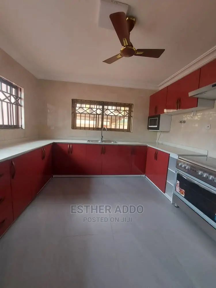 6bdrm Mansion in East Legon for rent