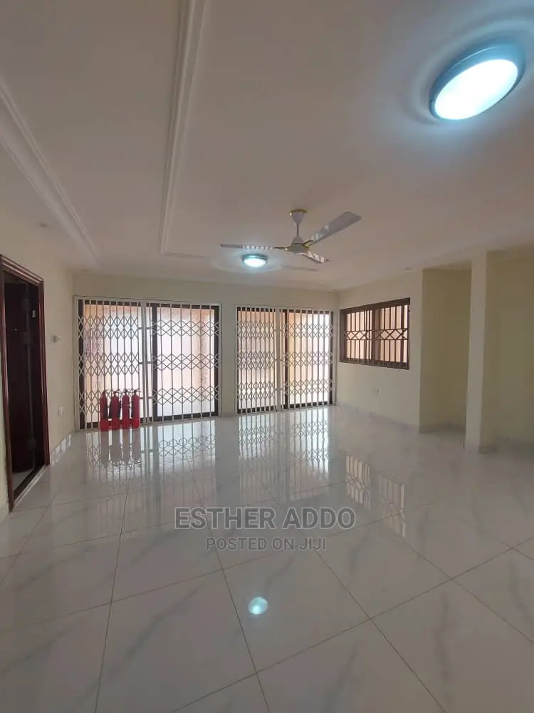 6bdrm Mansion in East Legon for rent
