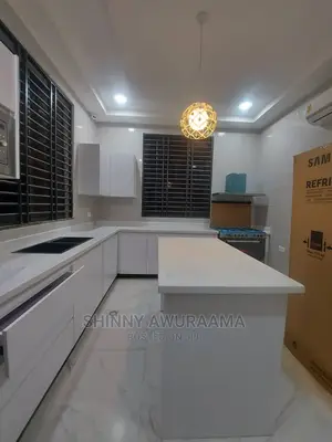 4bdrm House in Ashaley Botwe, School Junction for sale
