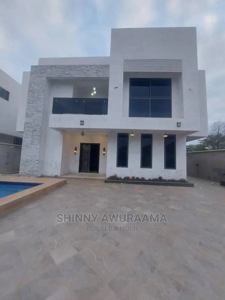 4bdrm House in Ashaley Botwe, School Junction for sale