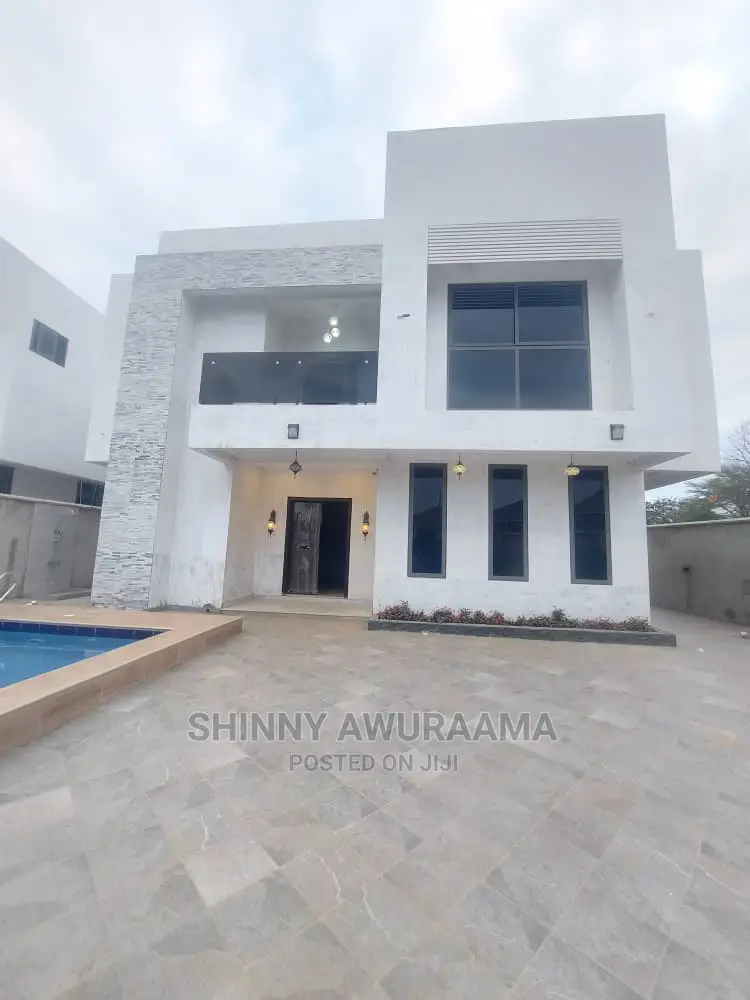 4bdrm House in Ashaley Botwe, School Junction for sale