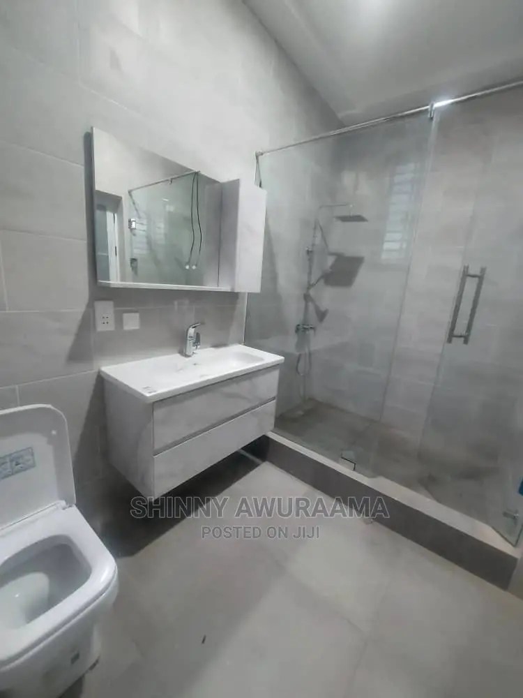 4bdrm House in Ashaley Botwe, School Junction for sale
