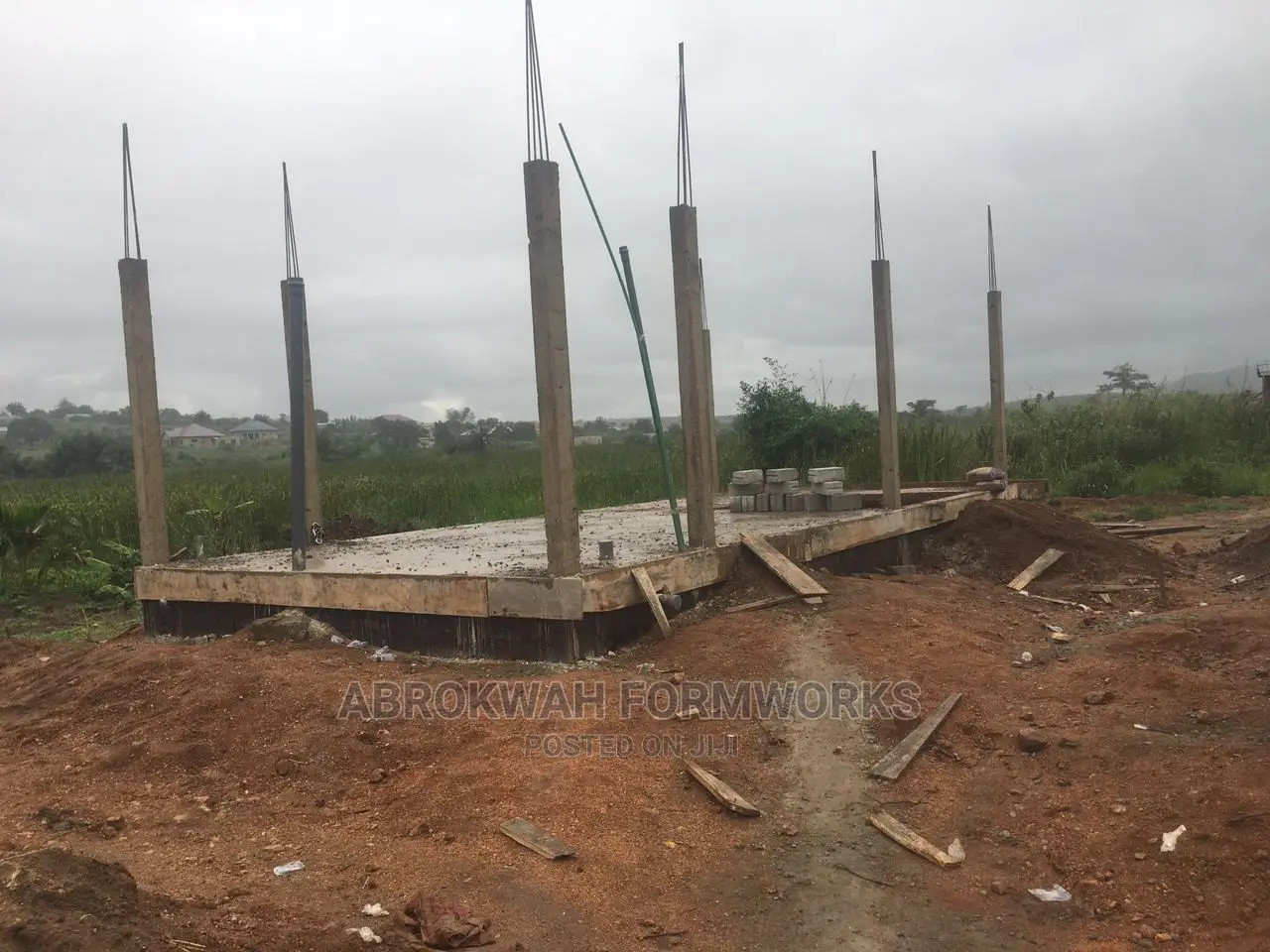 Columns/Yellow Boards /Pillars/Formwork
