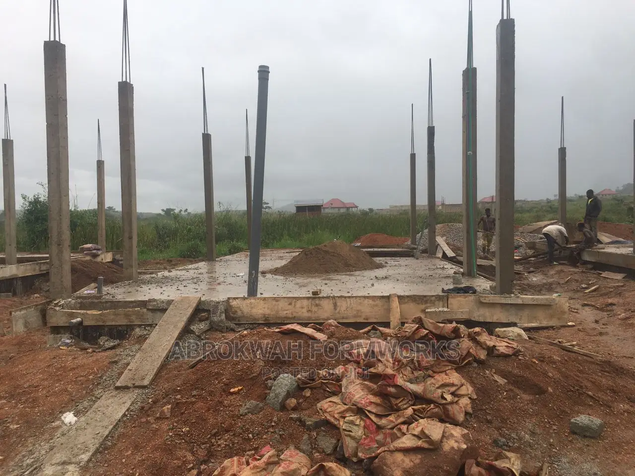 Columns/Yellow Boards /Pillars/Formwork