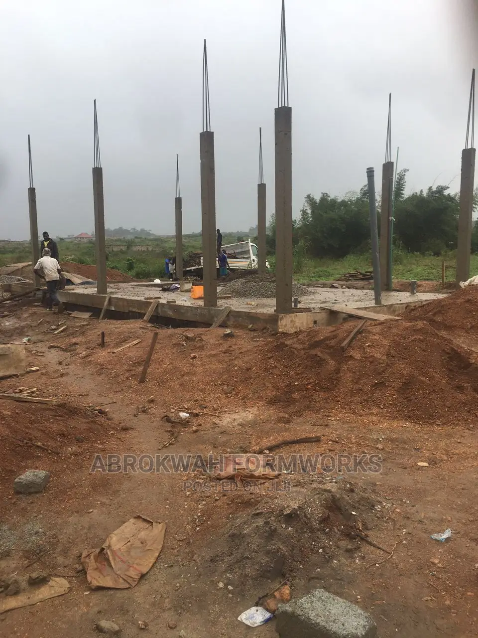 Columns/Yellow Boards /Pillars/Formwork