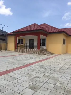 3bdrm Mansion in De-Icons Real Estate, Awutu Senya East Municipal