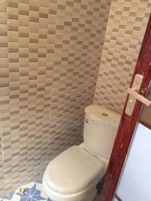 3bdrm Mansion in De-Icons Real Estate, Awutu Senya East Municipal