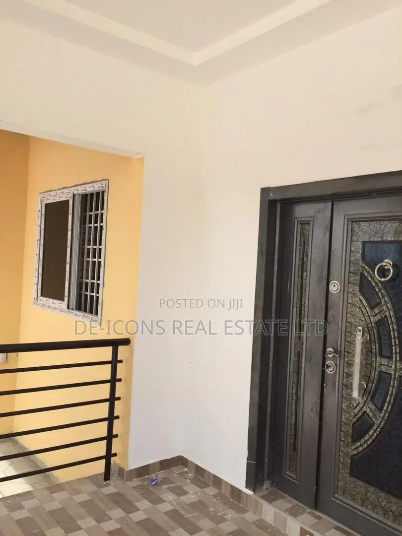3bdrm Mansion in De-Icons Real Estate, Awutu Senya East Municipal