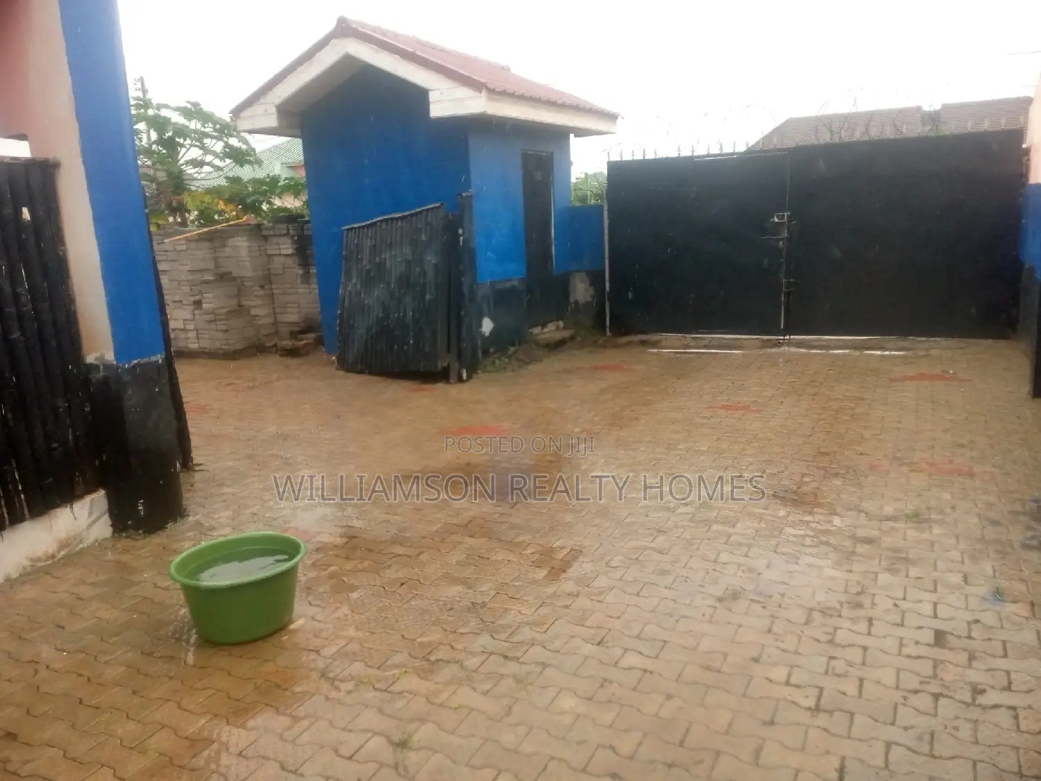 1bdrm Apartment in Community 18, Spintex for rent