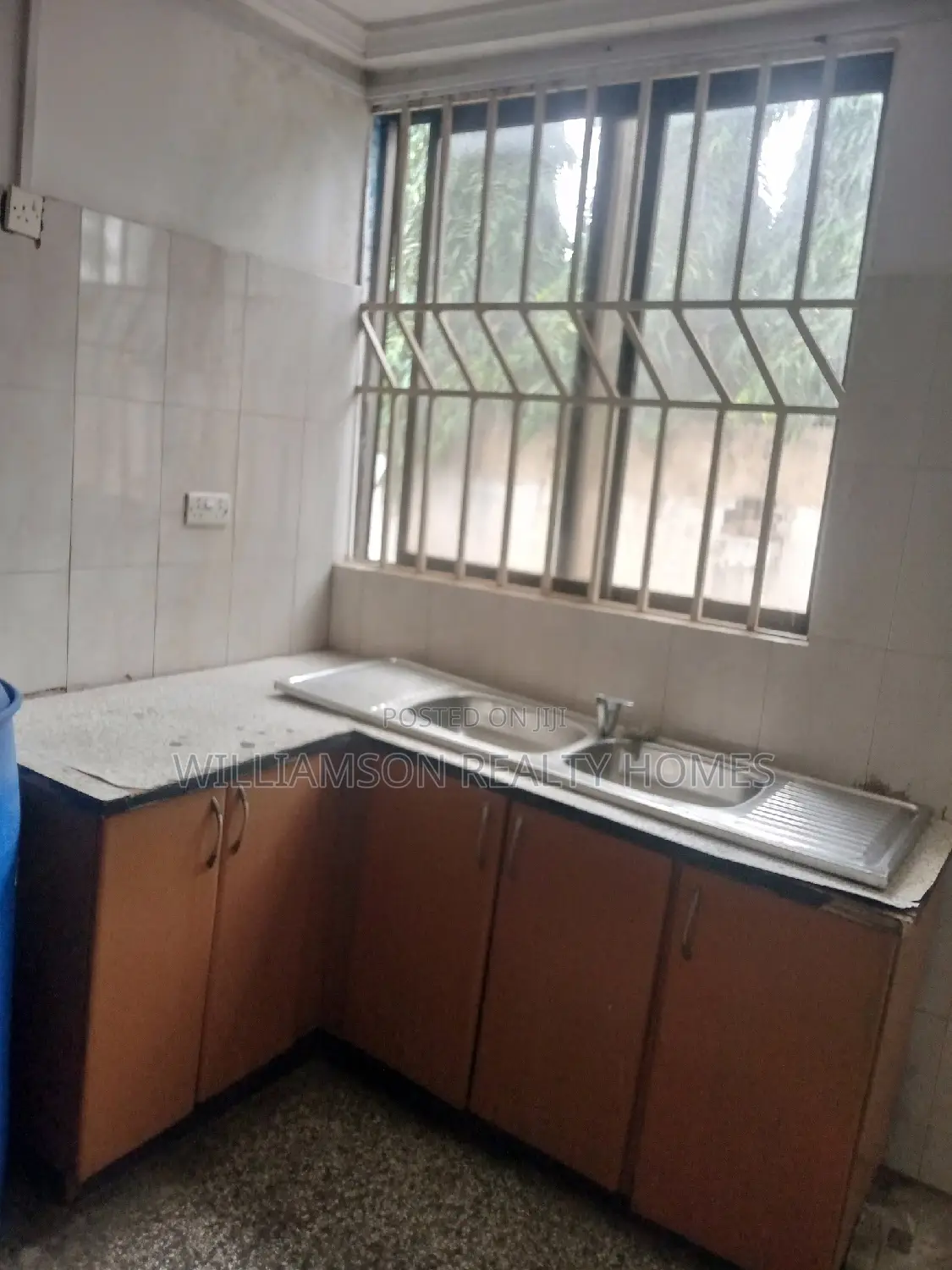1bdrm Apartment in Community 18, Spintex for rent