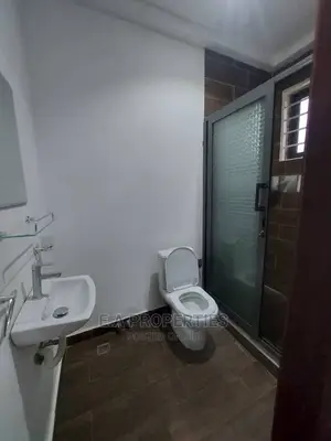 4bdrm House in E a Properties, Lake Side Estate for Rent