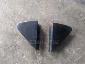 Toyota Yaris Saloon Mirror Pad